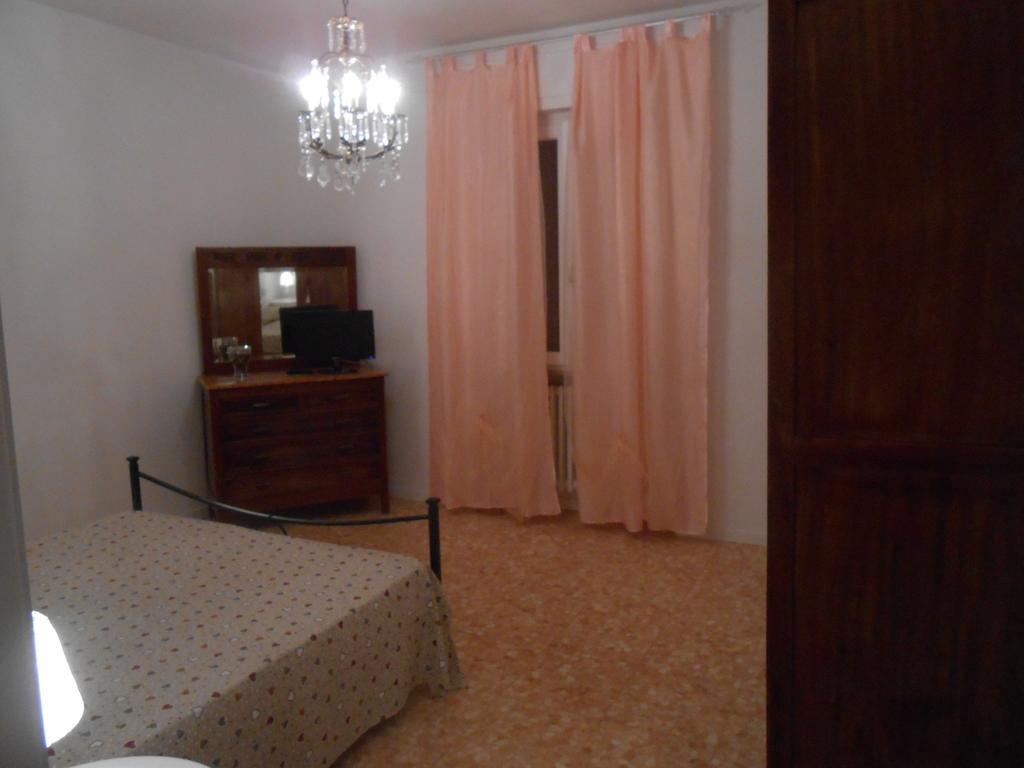 Gino'S House Hotel Pisa Room photo